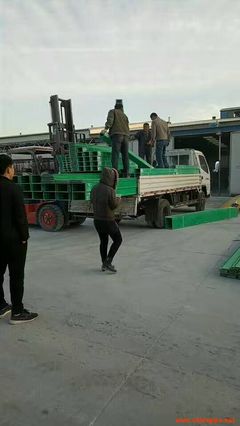 玻璃鋼電纜橋架和玻璃鋼電纜槽存在的差異_玻璃鋼電纜橋架和玻璃鋼電纜槽存在的差異產(chǎn)品圖片 - 河北雷氏復(fù)合材料